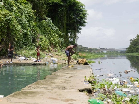 Acumulación de basura en riberas del Distrito Nacional: entre la desidia y el abandono