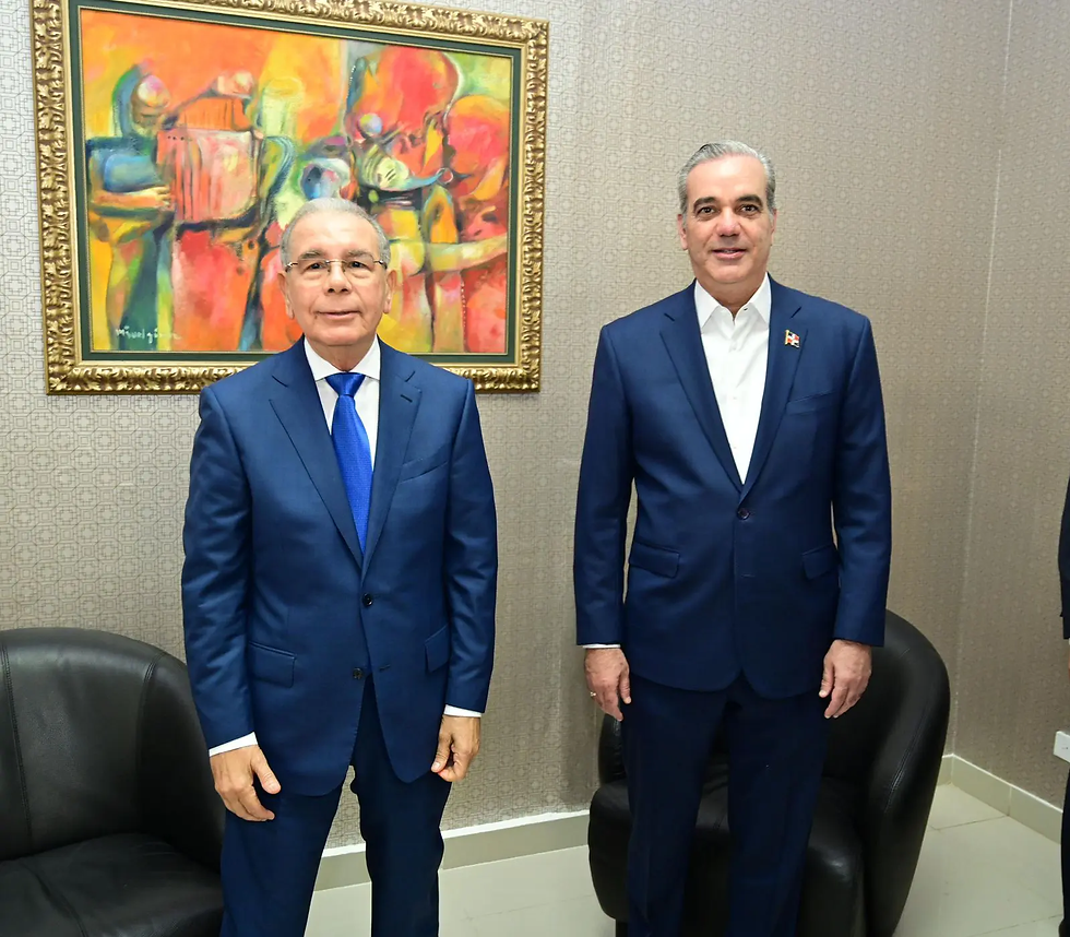 El Luis Abinader fue recibido este jueves por el expresidente Danilo Medina en la Casa Presidencial del Partido de la Liberación Dominicana. (Fuente: Presidencia de la República Dominicana)