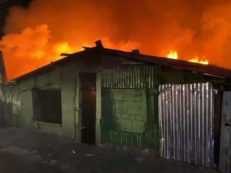Incendio destruye 28 casuchas y dos negocios en La Altagracia