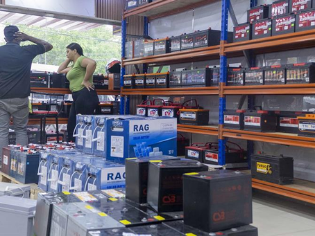 Los apagones trastornan el teletrabajo y reactivan la venta de inversores