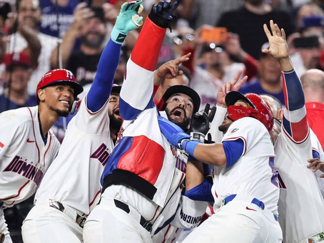 Albert Pujols no se distrae, Jones expresa impotencia ante los bates de RD