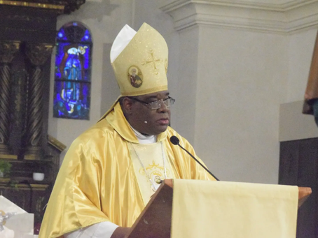 Castro Marte destaca el valor de la familia como base de la sociedad y la Iglesia