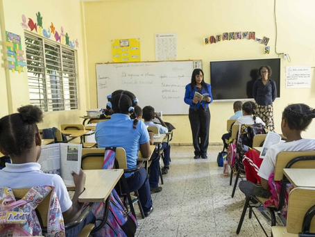 La limitación en uso de celulares en escuelas y colegios incluye a los maestros
