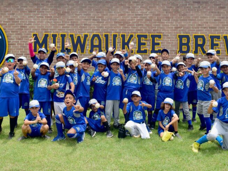 Licey Summer Camp visita academias de MLB en el país