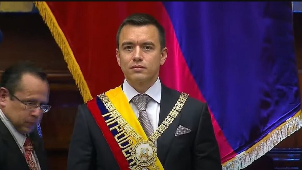 Presidente de Ecuador suprime ministerios y despide a 5.000 funcionarios. (Fuente externa)