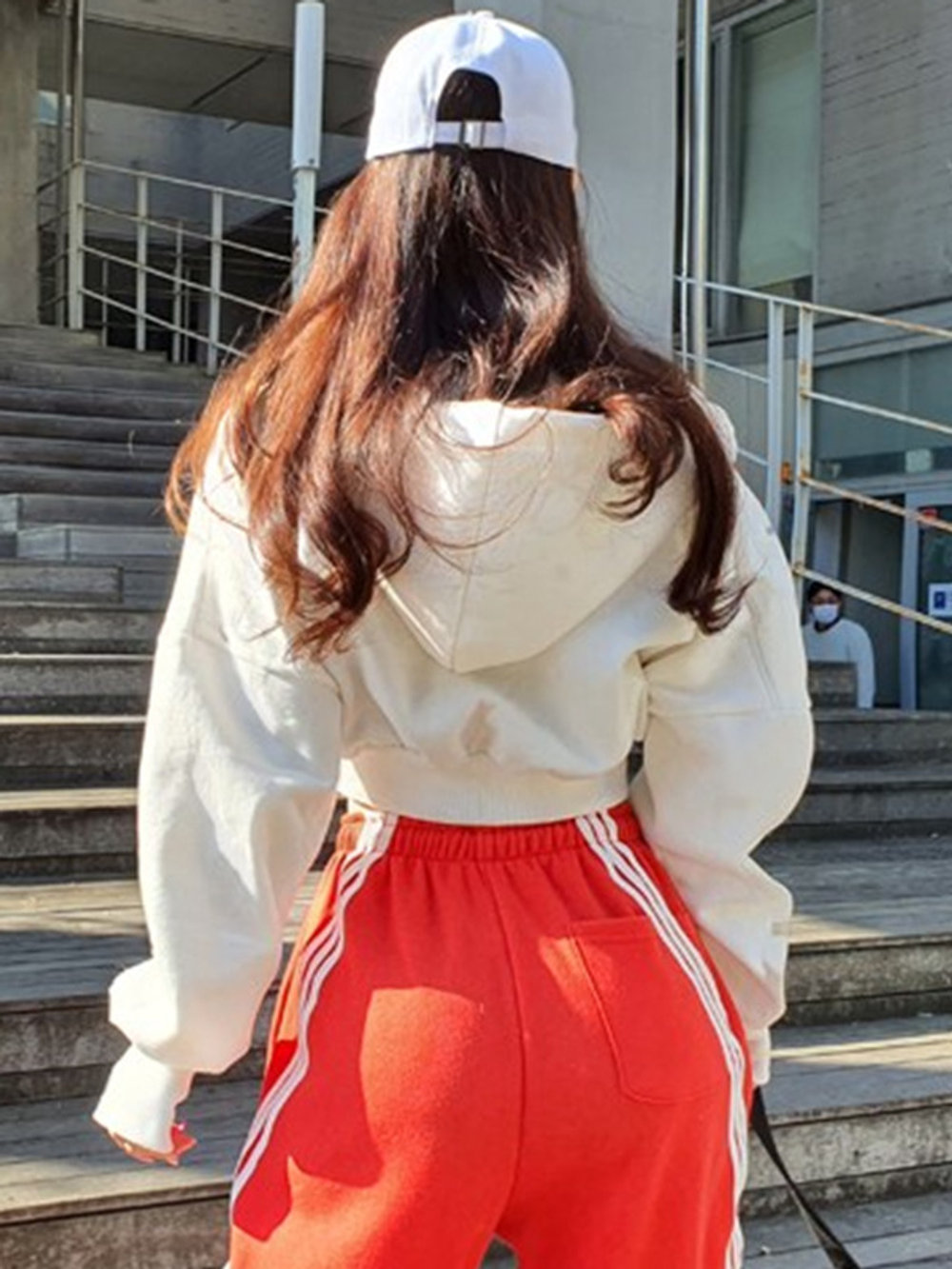 Cropped Fleece Zip Hoodie — Women's Streetwear Crop Sweatshirt