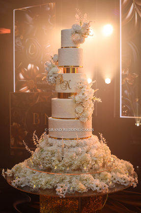 Modern wedding cake
