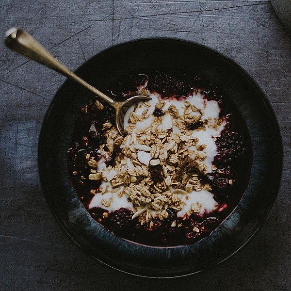 Breakfast, granola, yoghurt, berries