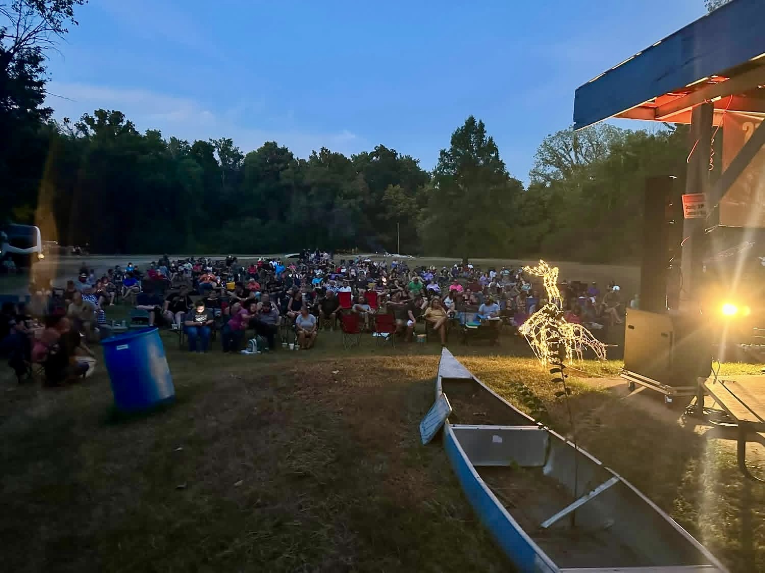 The outdoor stage and crowd at Rocky River Resort on show night.
