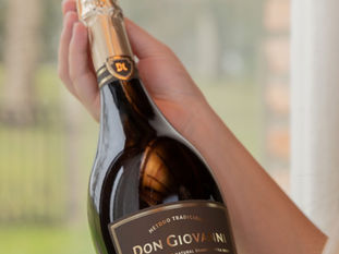 Don Giovanni conquista o pódio e é consagrada como melhor espumante do ano no prestigiado Brazil 2026 Special Report com o rótulo Ouro Extra Brut