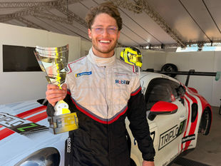Piloto Jeff Giassi, morador de Balneário Camboriú, conquista terceiro lugar na Porsche Carrera Cup Brasil