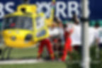 Rescate de Massa: Fotografía del piloto siendo asistido por el equipo médico tras el accidente.