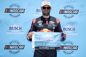 Shane van Gisbergen triunfa en Sonoma consiguiendo su tercera victoria en la NASCAR Cup de 2025