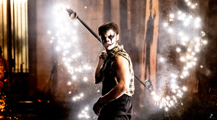 Marcus show Halloween jongleur de feu Belgique 