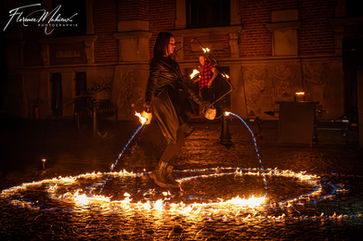 jongleur de feu en belgique, spectacles, déambulations et animations pour événements publics et privés, mathiou spectacles en belgique, cracheur de feu, performance