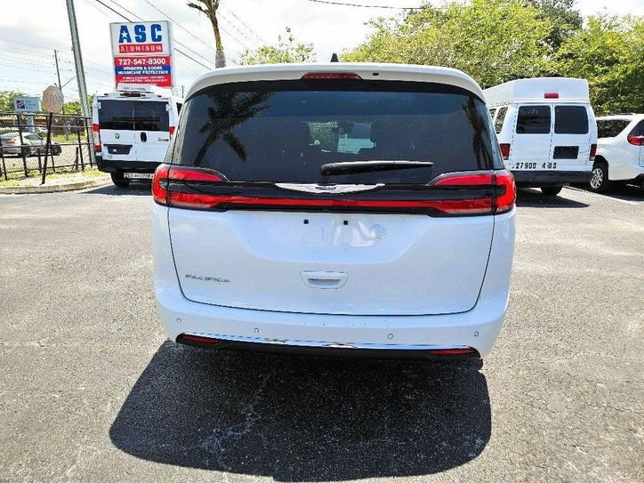 Thumbnail: 2024 Chrysler Pacifica Touring#7018