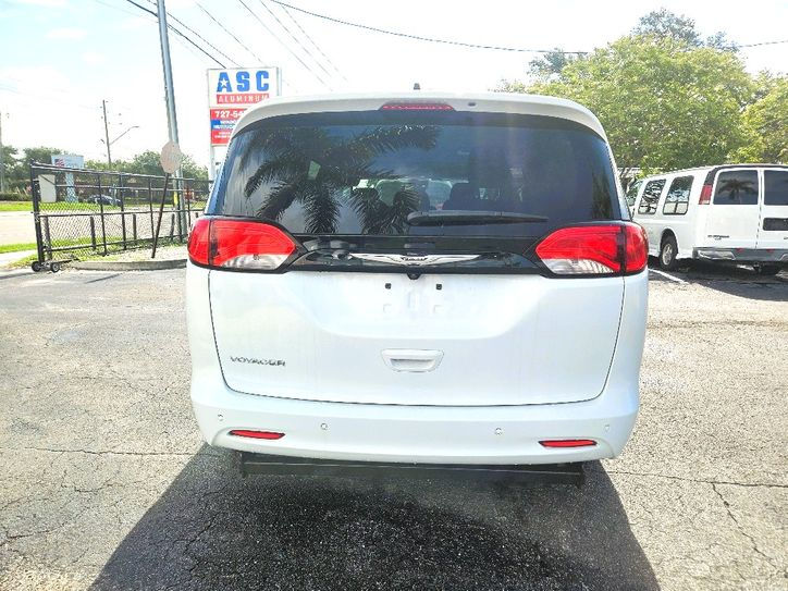 Thumbnail: 2023 Chrysler Voyager LX Stock#1518
