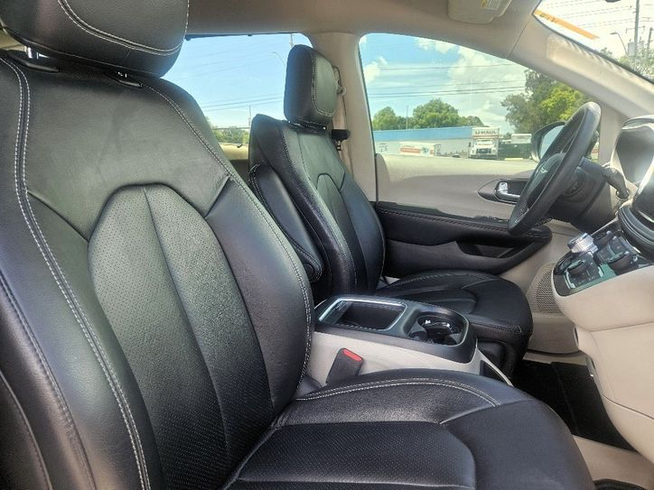 Thumbnail: 2022 Chrysler  Pacifica Touring L #5961