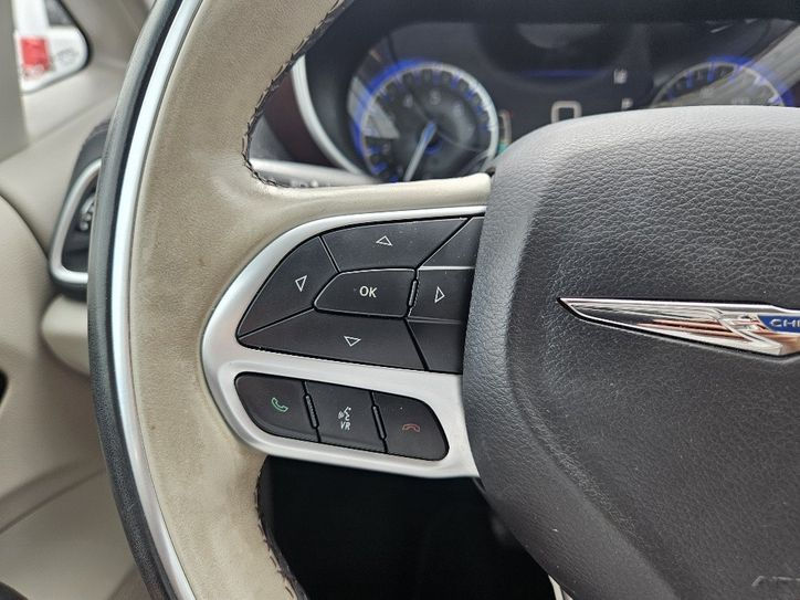 Thumbnail: 2018 Chrysler Pacifica Limited #9792