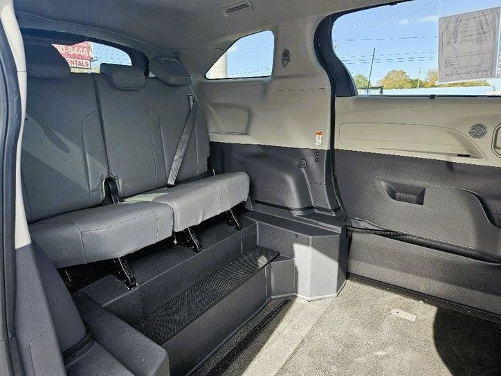 Thumbnail: 2021 Toyota Sienna Xle #2760