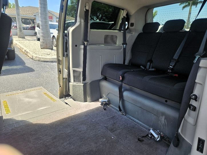 Thumbnail: 2010 Dodge Grand Caravan Sxt #7691