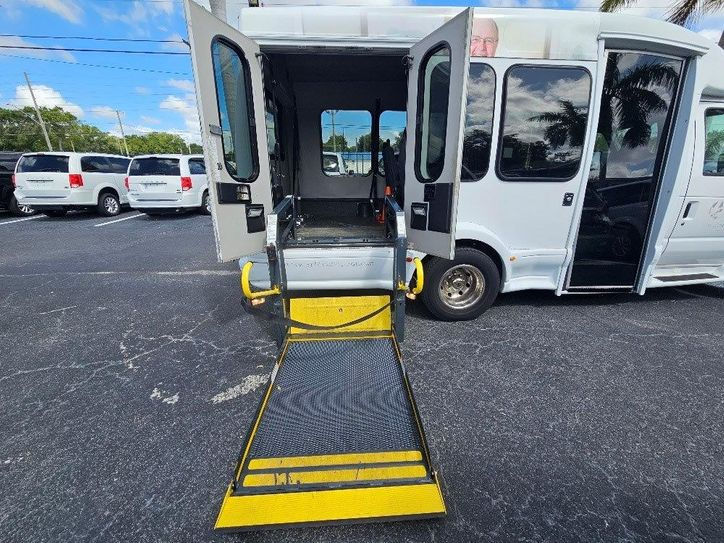 Thumbnail: 2009 Ford E-350 Super Duty Shuttle Bus #7537