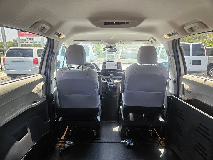 Thumbnail: 2024 Toyota Sienna Hybrid LE #6383