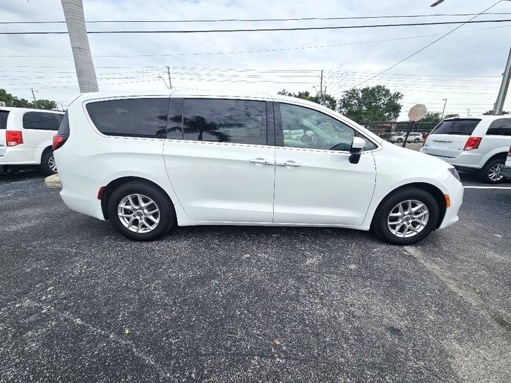 Thumbnail: 2023 Chrysler Voyager Lx #6784