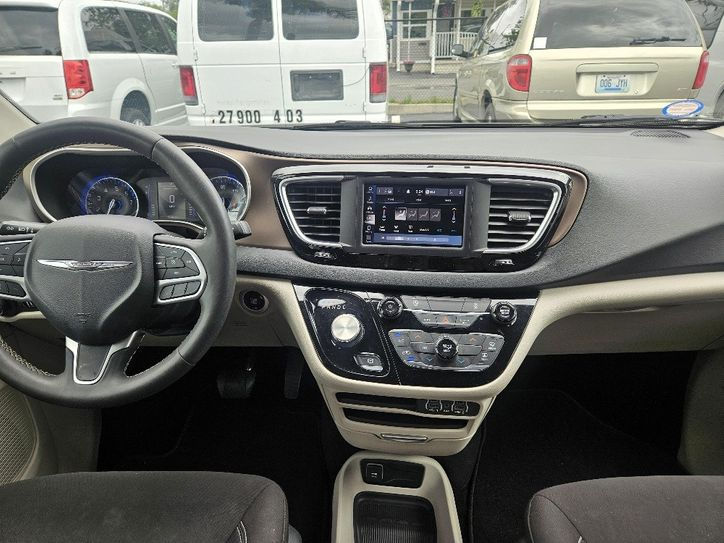 Thumbnail: 2023 Chrysler Voyager Lx#9654