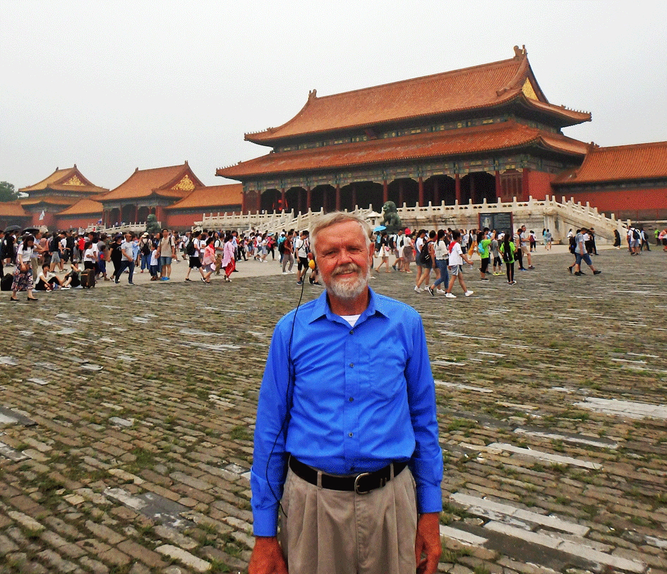 Bruce-in-Forbidden-City.gif