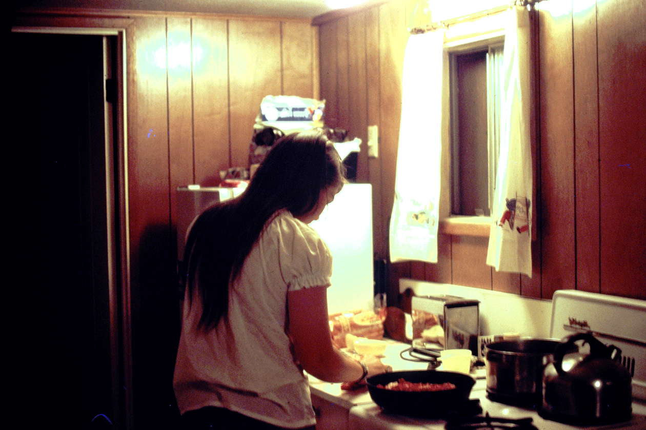 Lisa-Huckell-cooking.gif