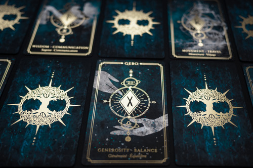 The Runic Odyssey Oracle - Dark Edition | Hievaya