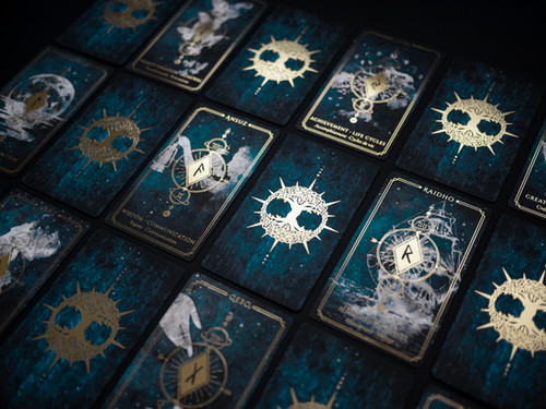 The Runic Odyssey Oracle - Dark Edition | Hievaya