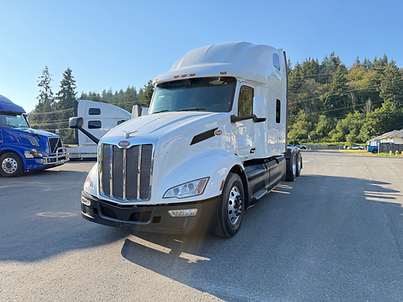 2023 Peterbilt 579 w/ APU