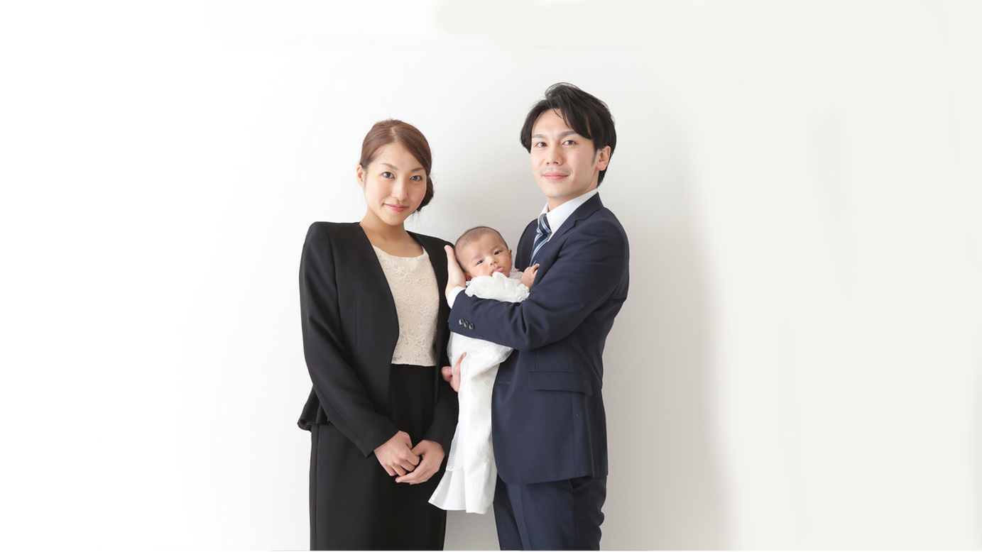 幸せそうな三人家族