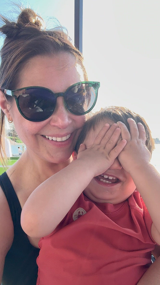 creator of mamentum with her son 