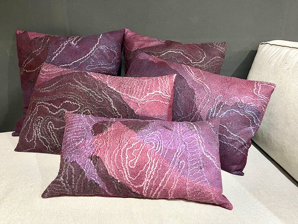 Thumbnail: Sustainable Decorative Burgundy Pillowcase 40x62