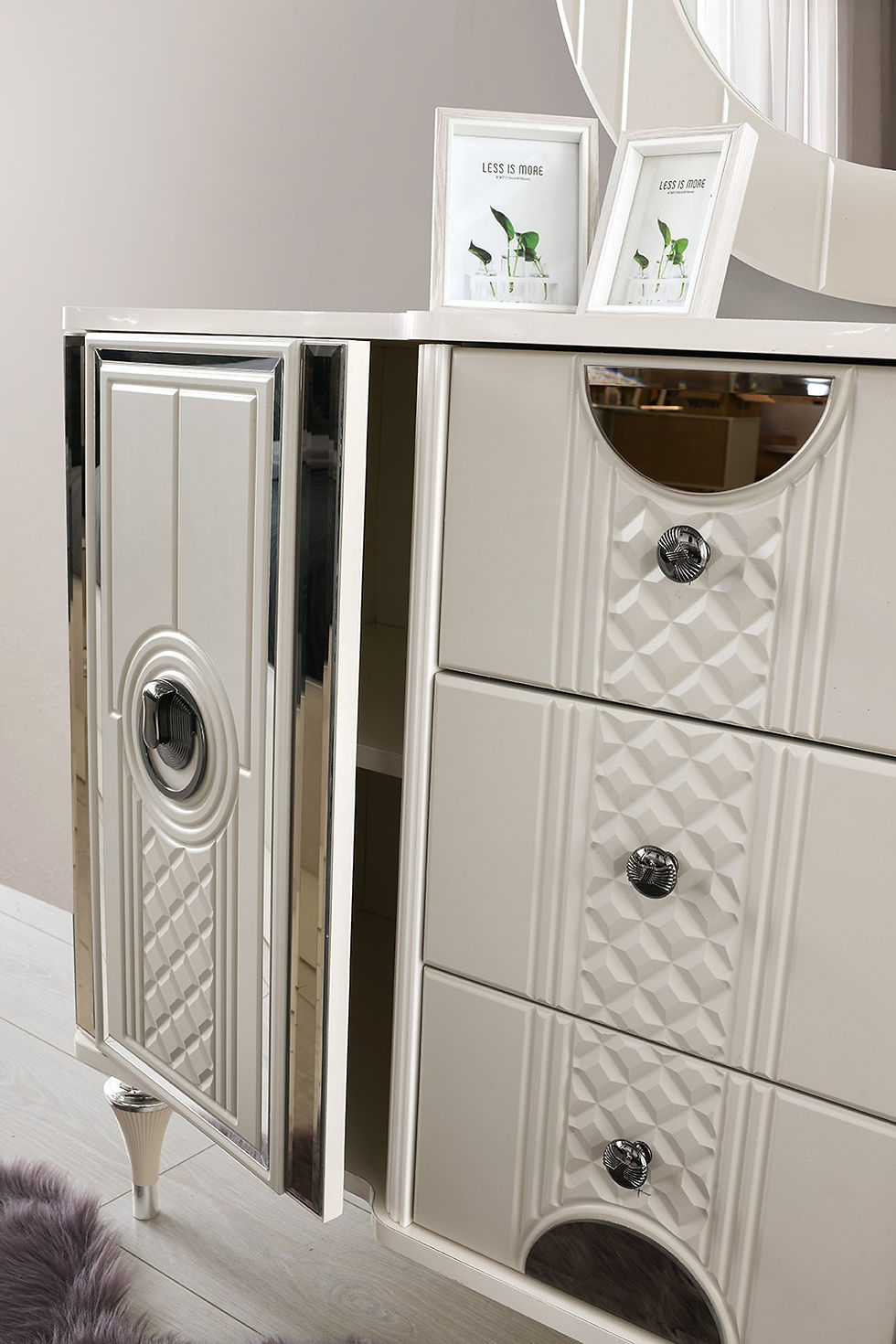 Thumbnail: Commode Dubai