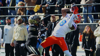 Deajon Reynolds Says He will Enter the Transfer Portal Dec 5th