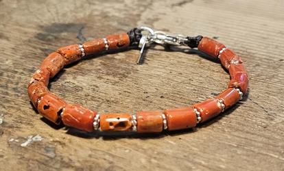 צמיד יוניסקס משולב קורלים איטלקיים טבעיים והפרדות כסף 925