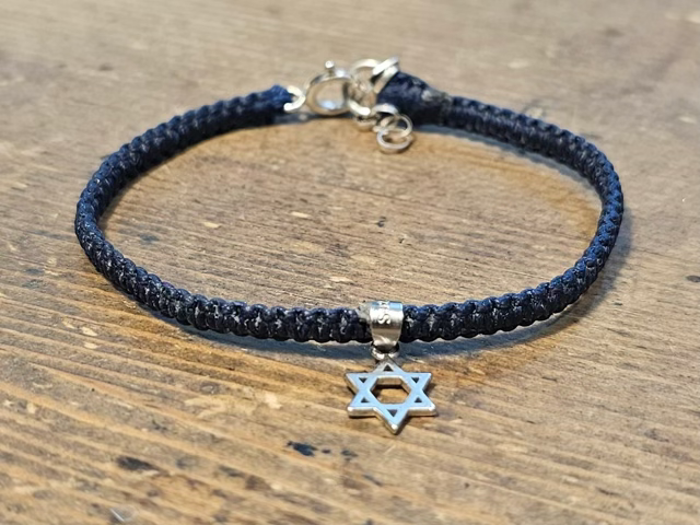 צמיד ארוג חוטי שעווה בשילוב תליון מגן דויד כסף 925