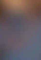 שרשרת מאלה אבני חן ייחודית המשלבת אבני קורל (אלמוגים) בגדלים ובצורות שונות מעצבת פז בק