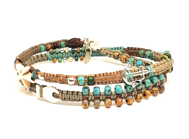 צמיד רגל ארוג חוטי שעווה בשילוב חרוזי מיוקי,כדורי כסף,דג ועוגן כסף 925