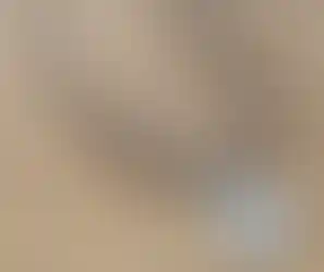 שרשרת עור איכותי עם פלטת כסף 925 או ציפוי זהב מיקרוני 14 קרט בחריטה אישית לבחירה