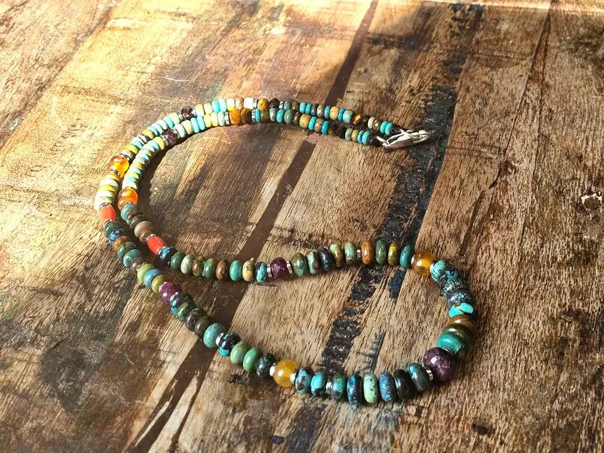 שרשרת אבני חן-שילוב של ענברים מיוחדים בגוונים שונים,אבני טורקיז,קורלים,רובי,עין הנמר,גרנט עיצוב פז בק