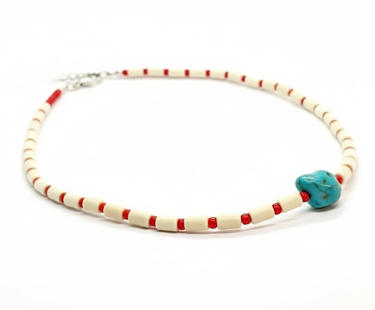 סט שתי שרשראות משלימות בעבודת יד המשלב חומרים טבעיים וגימור יוקרתי