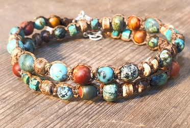 צמיד יוניסקס, ארוג בחוטי שעווה,מלופף 2 ליפופים,שילוב של אבני טורקיז אפריקאיות ,קוקוס,ג'ספר