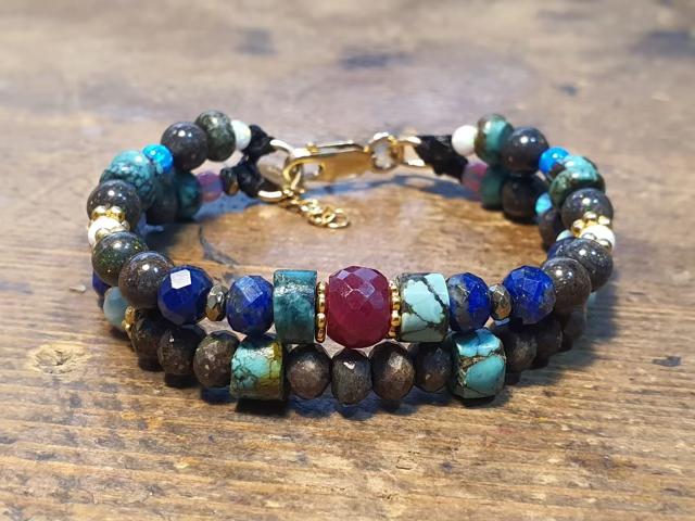 צמיד אופאל בגוונים שונים,עגול ופאסט, לאפיס לזולי, רובי ,טורקיז,אמזונייט בשילוב רינגים ציפוי זהב 14 קרט והמטייט