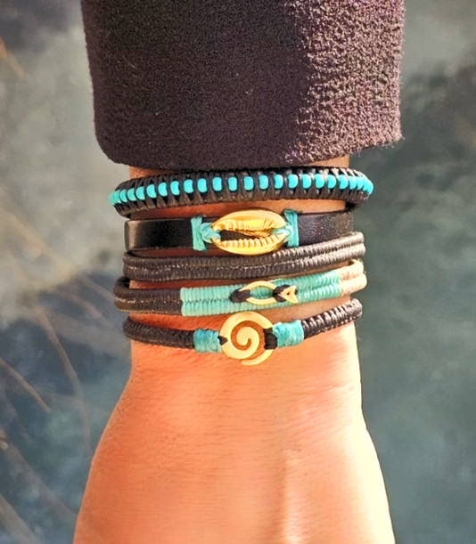 סט הרמנוס-יוניסקס,סט צמידים מרשים ואלגנטי בגווני שחור וטורקיז מורכב מ-3 צמידים-5 ליפופים