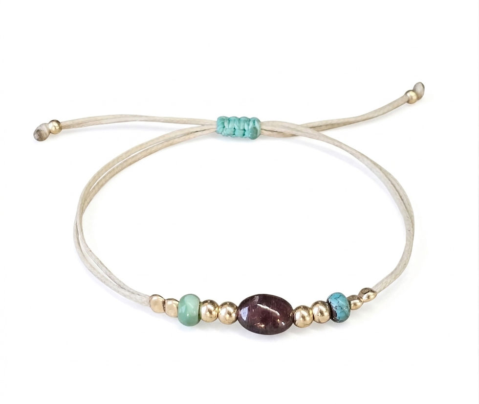 צמיד משולב כדורי גולדפילד,אבן מרכזית-גרנט ובצידיה אבני טורקיז